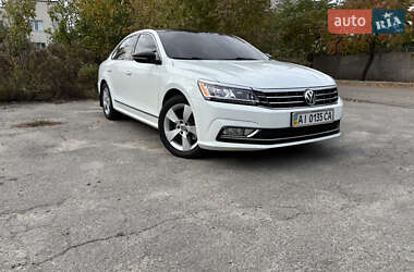 Седан Volkswagen Passat 2016 в Киеве
