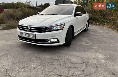 Седан Volkswagen Passat 2016 в Киеве