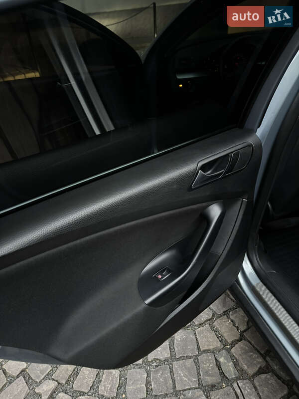 Седан Volkswagen Passat 2010 в Иршаве