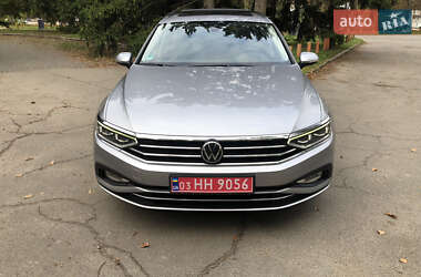 Универсал Volkswagen Passat 2020 в Киеве