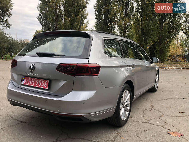 Универсал Volkswagen Passat 2020 в Киеве