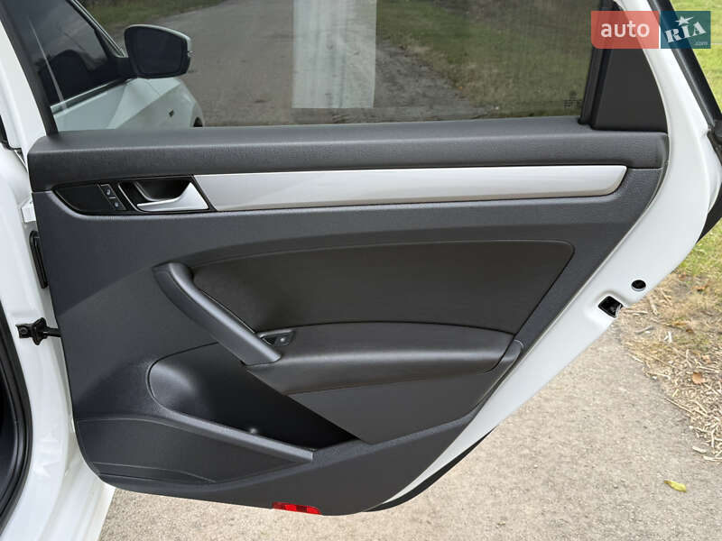 Седан Volkswagen Passat 2015 в Дубні фото 26 Седан Volkswagen Passat 2015 в Дубні