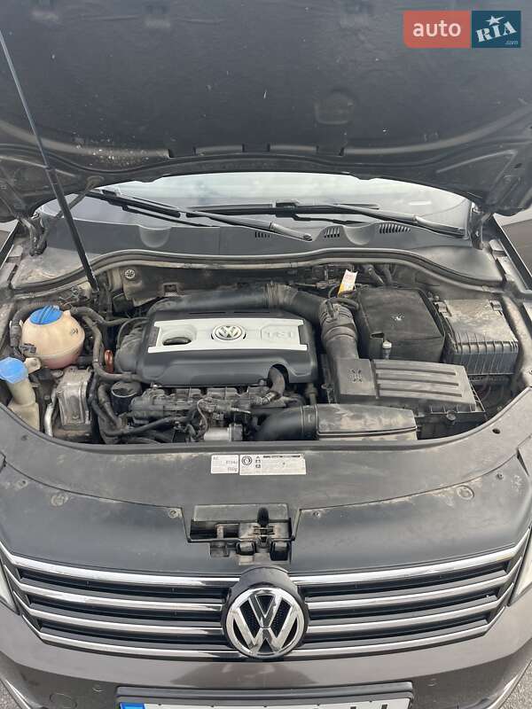 Седан Volkswagen Passat 2011 в Запорожье