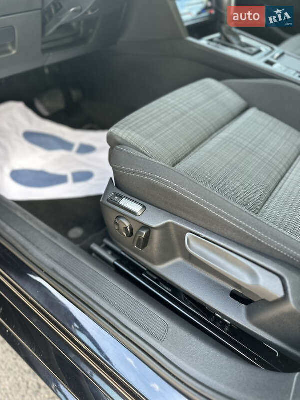 Универсал Volkswagen Passat 2020 в Луцке фото 14 Универсал Volkswagen Passat 2020 в Луцке