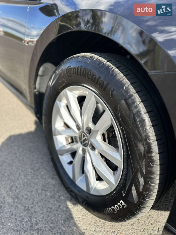 Универсал Volkswagen Passat 2020 в Луцке фото 39 Универсал Volkswagen Passat 2020 в Луцке