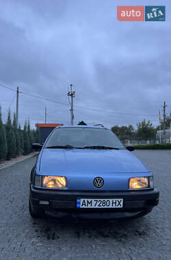 Универсал Volkswagen Passat 1993 в Коростышеве