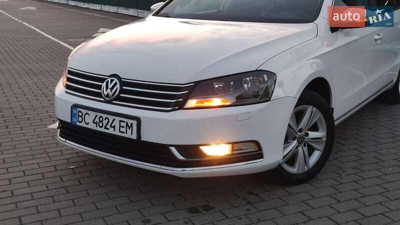 Універсал Volkswagen Passat 2012 в Дрогобичі