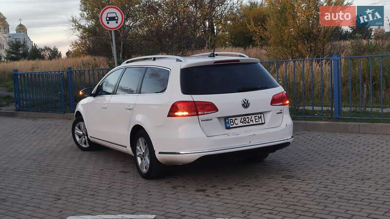 Універсал Volkswagen Passat 2012 в Дрогобичі