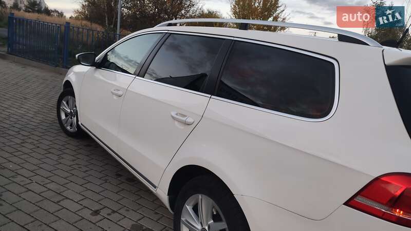Універсал Volkswagen Passat 2012 в Дрогобичі