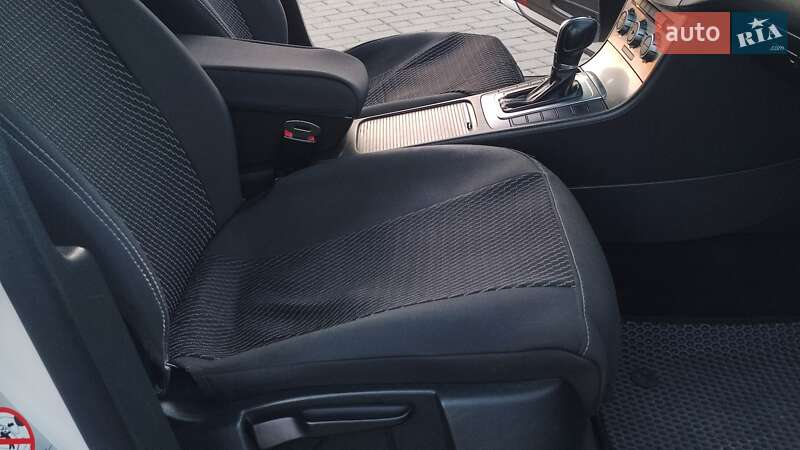 Універсал Volkswagen Passat 2012 в Дрогобичі