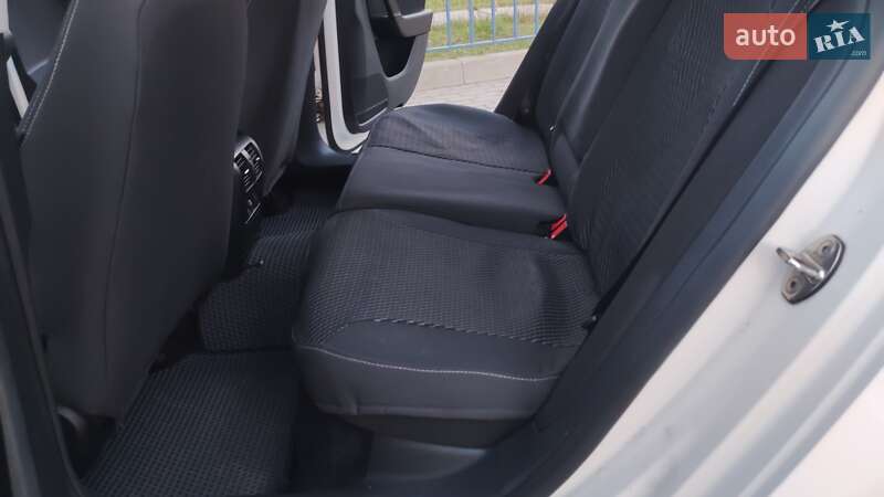 Універсал Volkswagen Passat 2012 в Дрогобичі