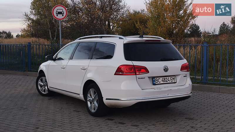 Універсал Volkswagen Passat 2012 в Дрогобичі