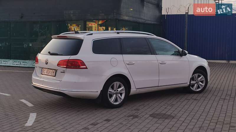 Універсал Volkswagen Passat 2012 в Дрогобичі