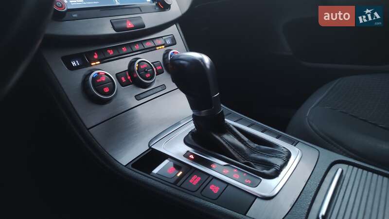 Універсал Volkswagen Passat 2012 в Дрогобичі