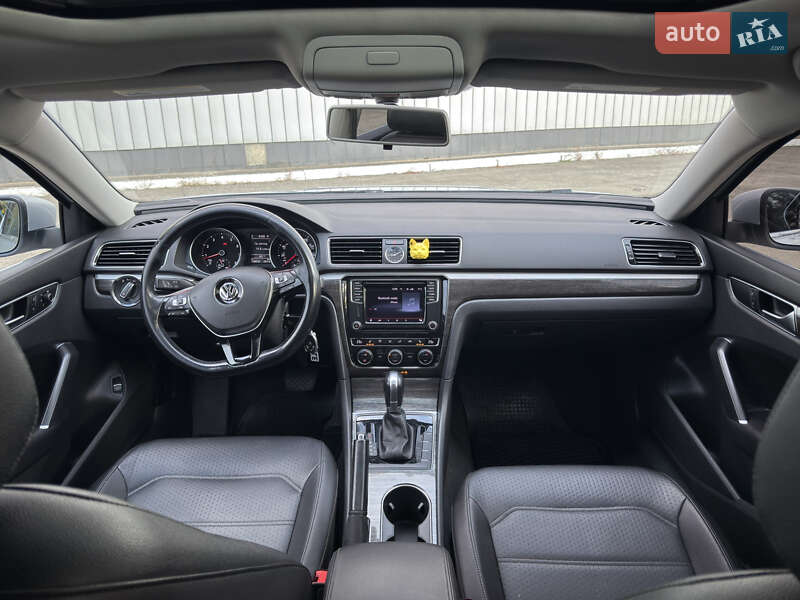 Седан Volkswagen Passat 2015 в Чернівцях