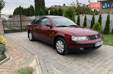 Седан Volkswagen Passat 1998 в Теребовлі