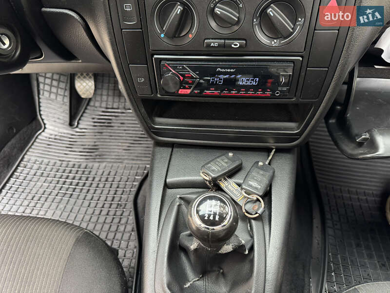 Универсал Volkswagen Passat 2002 в Звягеле фото 24 Универсал Volkswagen Passat 2002 в Звягеле