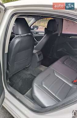 Седан Volkswagen Passat 2015 в 