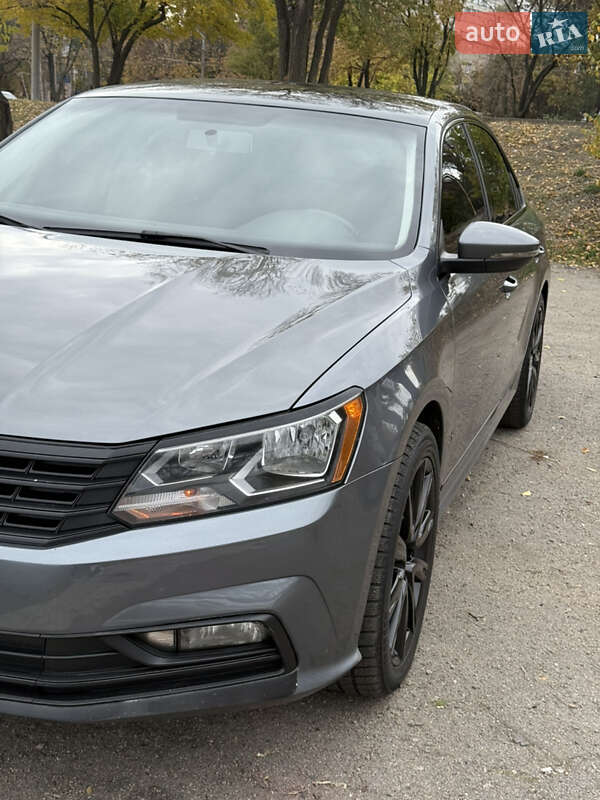 Седан Volkswagen Passat 2016 в Дніпрі
