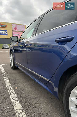 Седан Volkswagen Passat 2017 в 