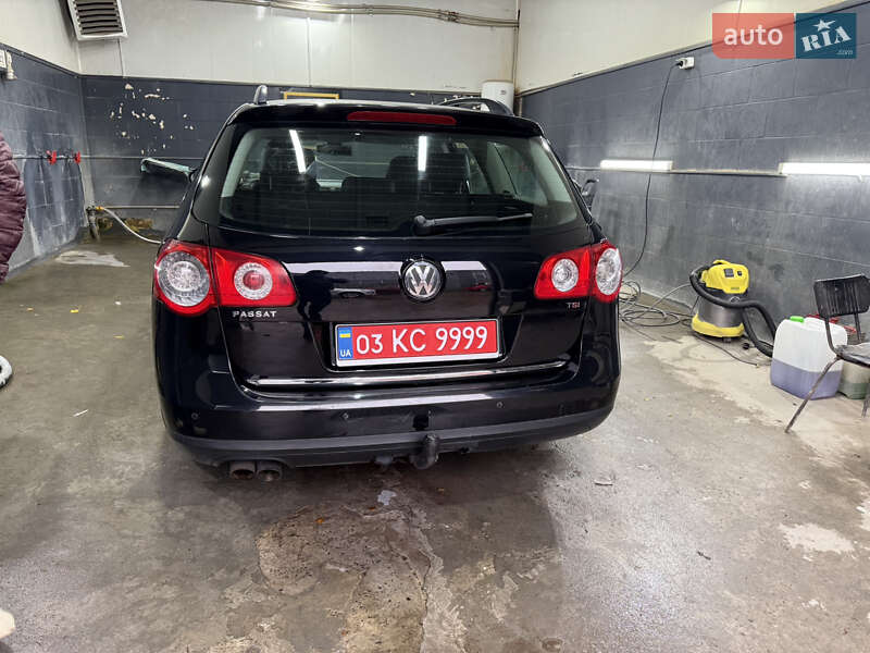 Універсал Volkswagen Passat 2010 в Нововолинську
