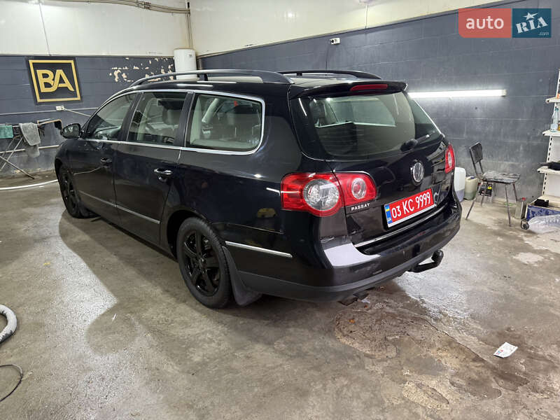 Універсал Volkswagen Passat 2010 в Нововолинську