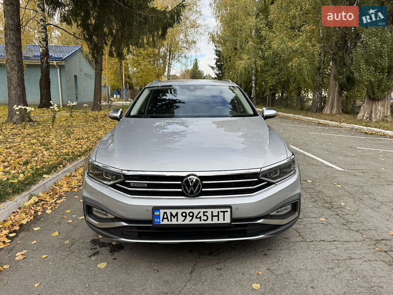 Универсал Volkswagen Passat 2020 в Корце