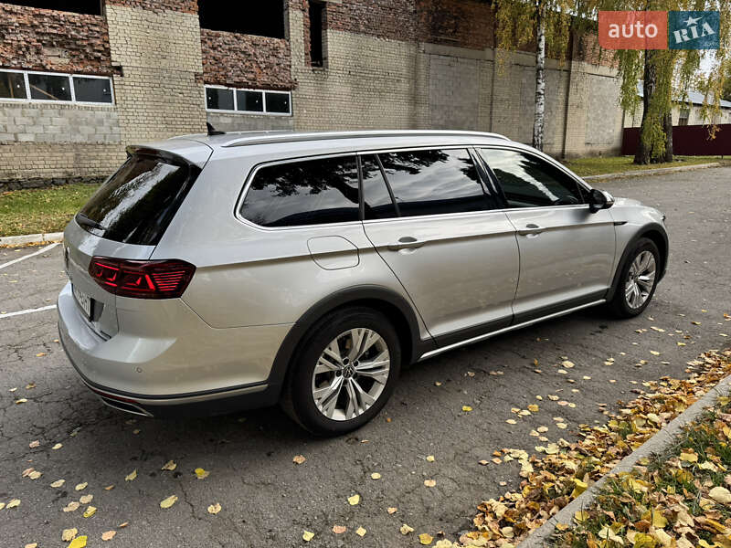 Универсал Volkswagen Passat 2020 в Корце
