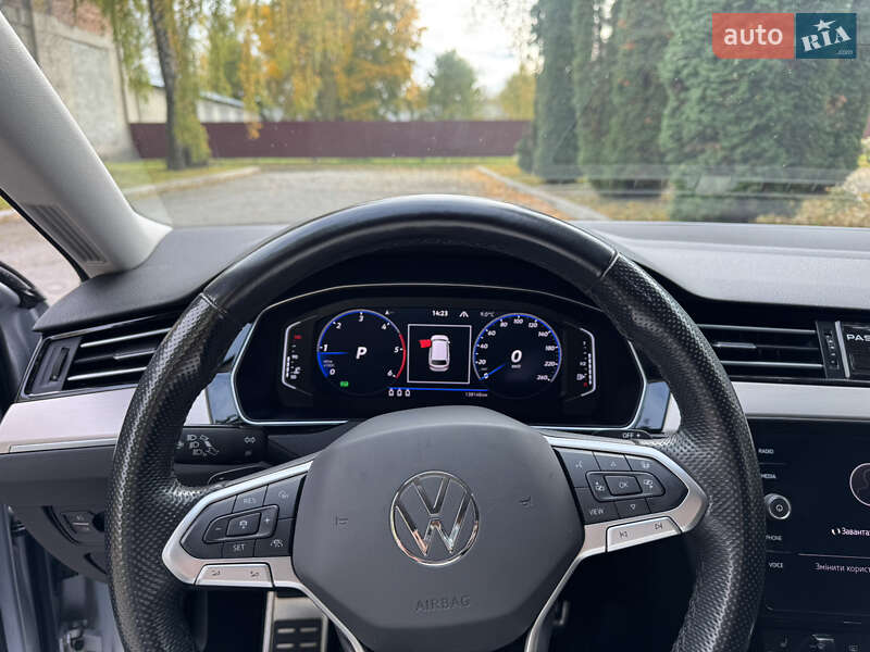 Универсал Volkswagen Passat 2020 в Корце