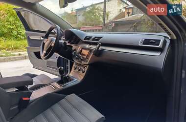 Универсал Volkswagen Passat 2012 в 