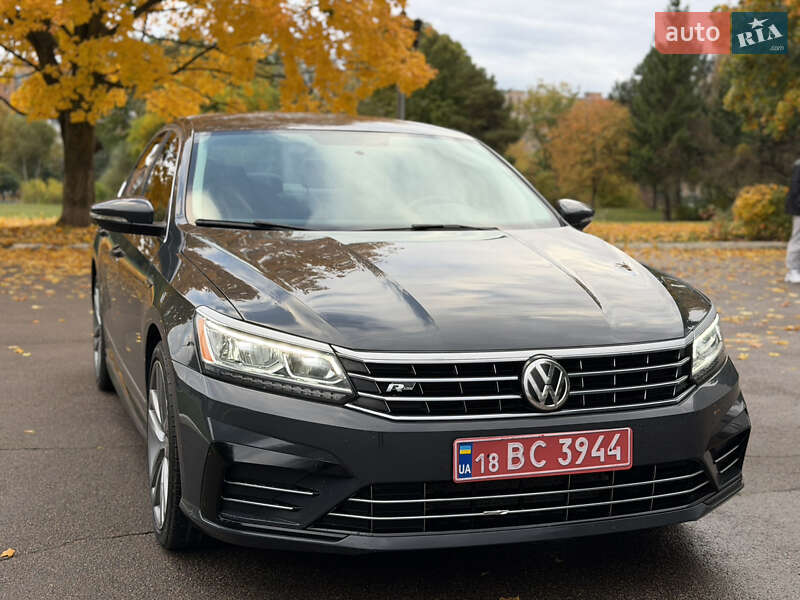 Седан Volkswagen Passat 2017 в Ровно