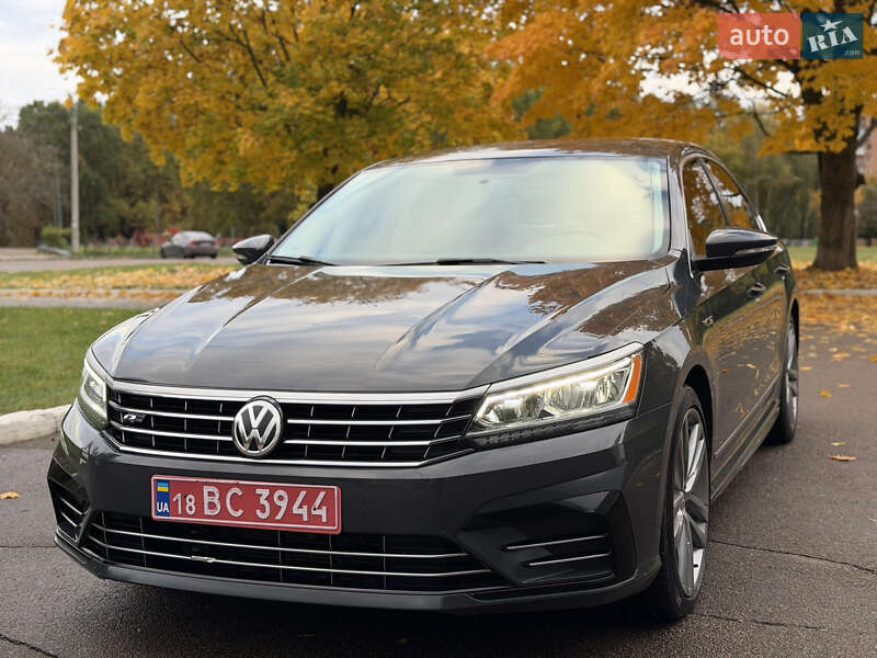 Седан Volkswagen Passat 2017 в Ровно