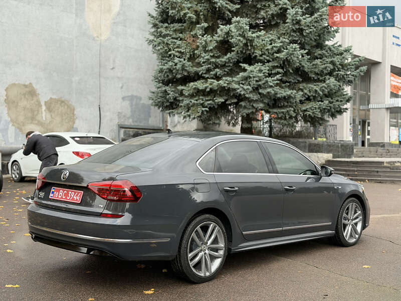 Седан Volkswagen Passat 2017 в Ровно