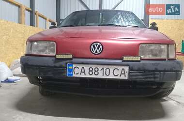Седан Volkswagen Passat 1988 в Чорнобаї