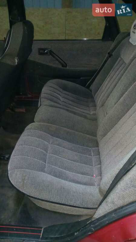 Седан Volkswagen Passat 1988 в Чернобае фото 14 Седан Volkswagen Passat 1988 в Чернобае