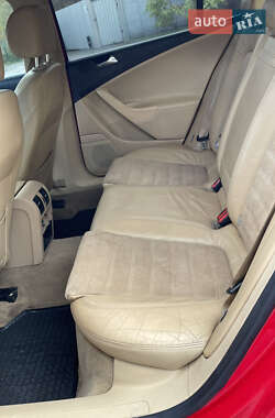 Седан Volkswagen Passat 2005 в  фото 42 Седан Volkswagen Passat 2005 в