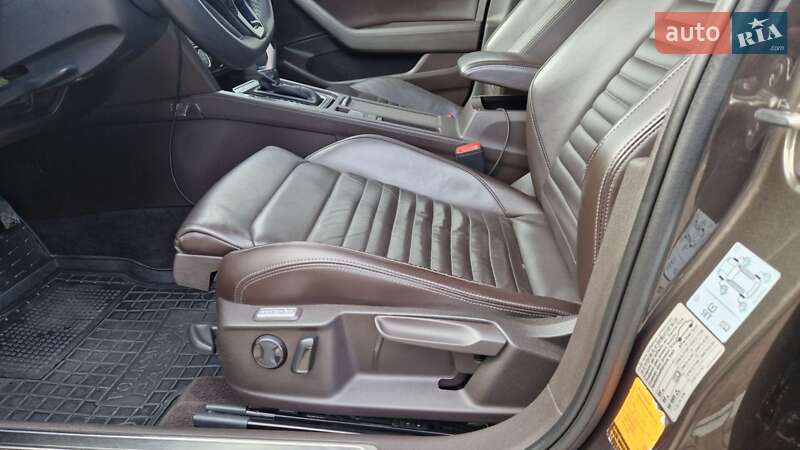Седан Volkswagen Passat 2016 в Житомире фото 16 Седан Volkswagen Passat 2016 в Житомире