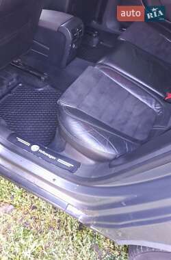 Универсал Volkswagen Passat 2006 в  фото 12 Универсал Volkswagen Passat 2006 в