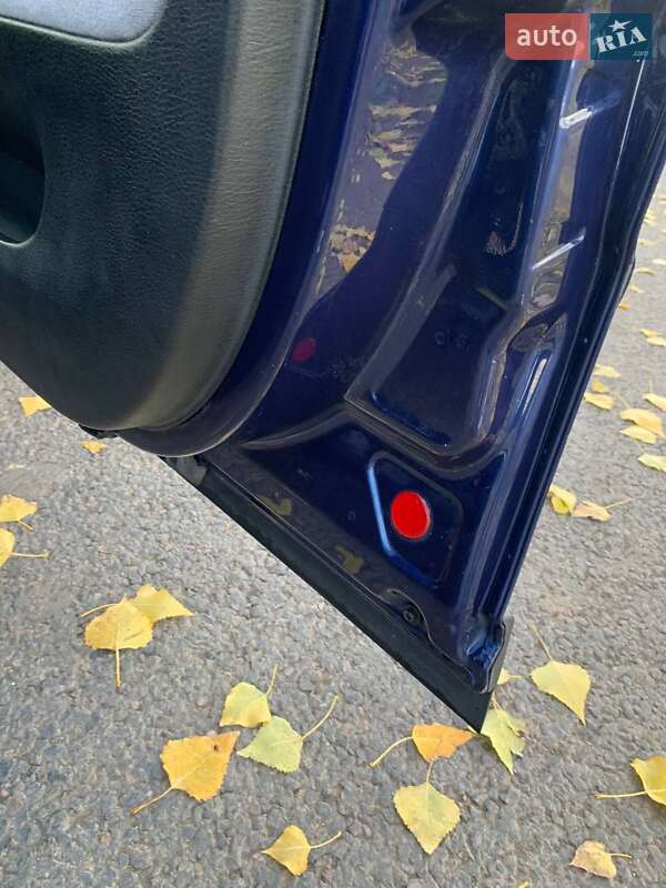 Седан Volkswagen Passat 2001 в Захарьевке фото 12 Седан Volkswagen Passat 2001 в Захарьевке