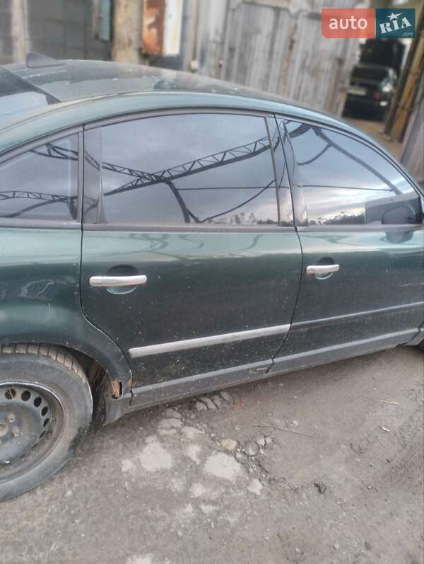 Седан Volkswagen Passat 1998 в Львове