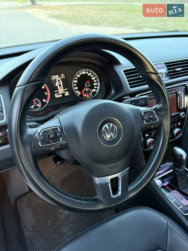 Седан Volkswagen Passat 2015 в Дніпрі фото 54 Седан Volkswagen Passat 2015 в Дніпрі