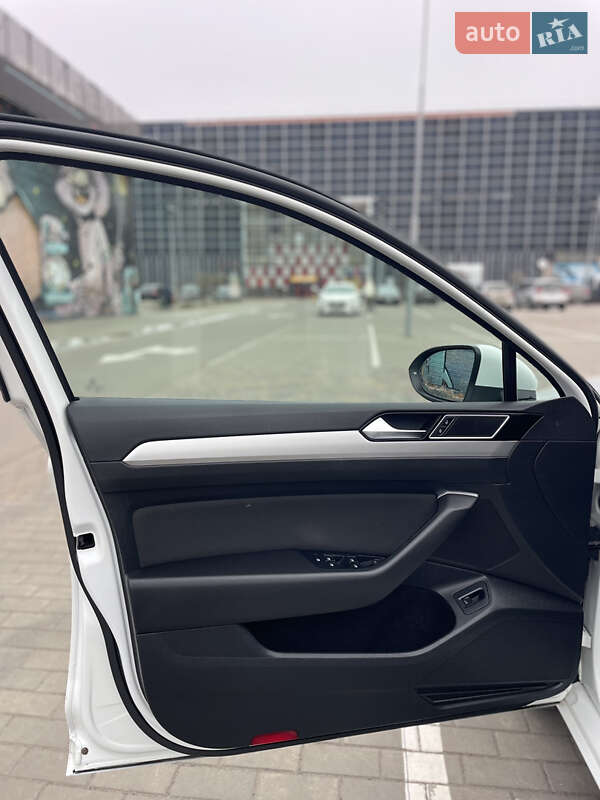 Універсал Volkswagen Passat 2015 в Луцьку фото 27 Універсал Volkswagen Passat 2015 в Луцьку