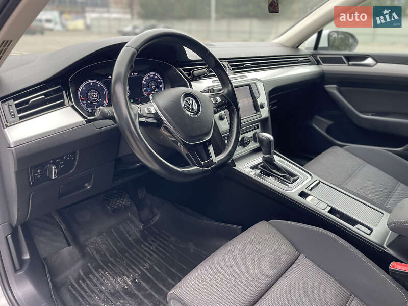 Універсал Volkswagen Passat 2015 в Луцьку фото 29 Універсал Volkswagen Passat 2015 в Луцьку