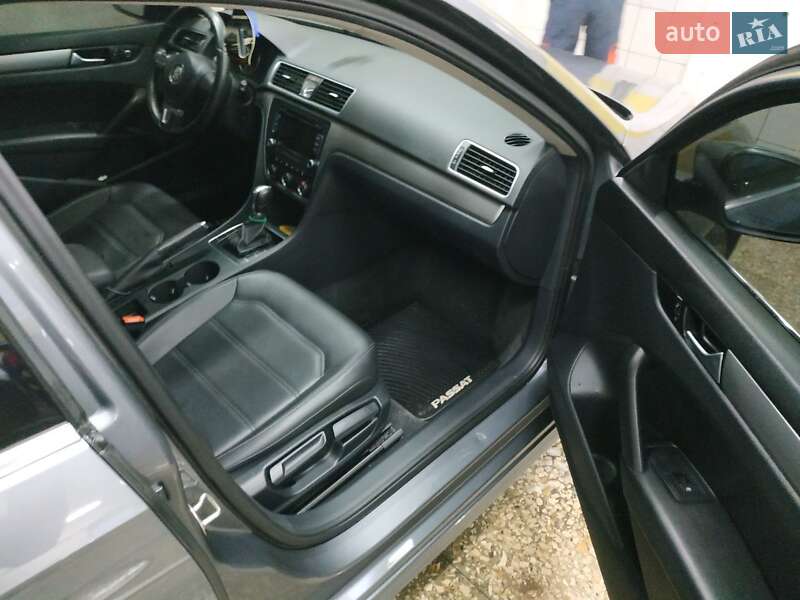 Седан Volkswagen Passat 2015 в Харькове