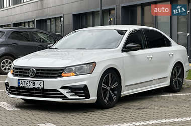 Седан Volkswagen Passat 2016 в Ивано-Франковске