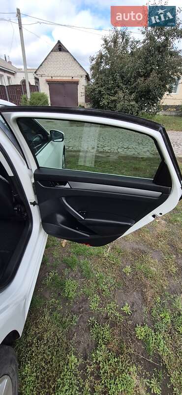 Седан Volkswagen Passat 2013 в Павлыше фото 15 Седан Volkswagen Passat 2013 в Павлыше