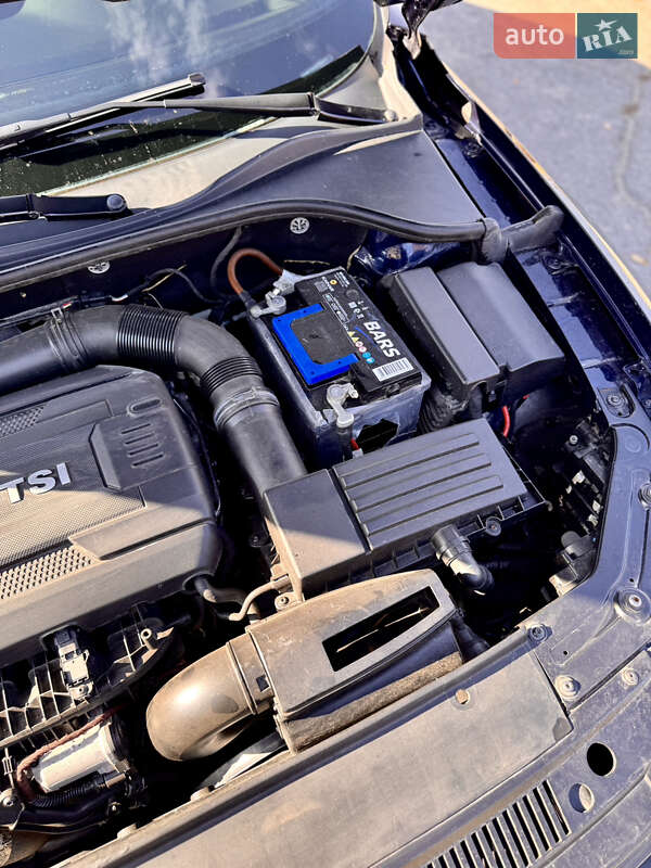 Седан Volkswagen Passat 2014 в Лозовой