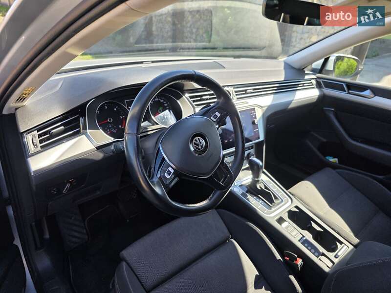 Универсал Volkswagen Passat 2019 в Снятине