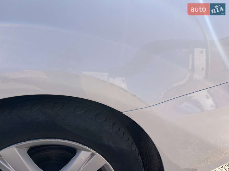 Седан Volkswagen Passat 2012 в Чернигове