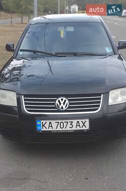 Седан Volkswagen Passat 2002 в Киеве